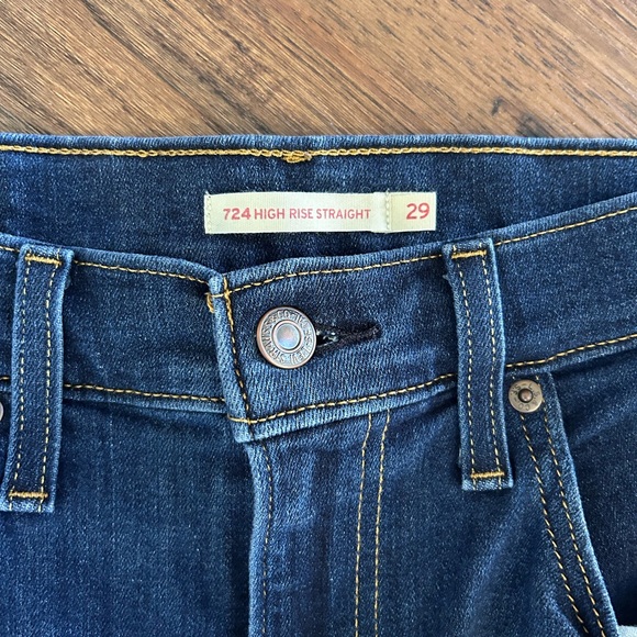 Levi’s High Rise Jeans - Picture 2 of 3